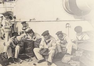 IZMEĐU OBAVEZE I ČASTI Mornaričke odore hrvatskih admirala i povijesne uniforma iz fundusa Pomorskog muzeja Split
