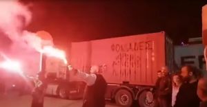 VIDEO Deseci lučkih radnika blokiralo kontejner s oružjem za Izrael!