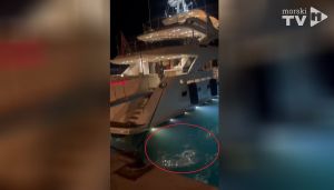 Jahta ispred makarske rive ispustila crni tank s fekalijama?