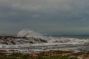Na Jadranu pljuskovi s grmljavinom i jako jugo, a poslijepodne bura