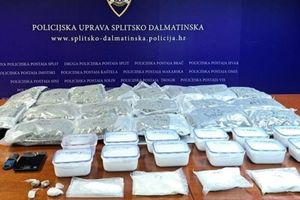 U Splitu zaplijenjeno 50 kila droge. Troje uhićenih, četvrti u bijegu
