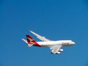 Engleskinji pozlilo u avionu za Grčku, pilot morao sletjeti u Zadar!