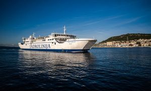 Jadrolinijin trajekt Tin Ujević nije mogao spustiti rampu
