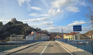 Grad Obrovac uz blagoslov Zadarske županije planira dva pontonska pristaništa na Zrmanji – hoće li ugroziti mrijestilišta?