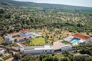 Pod istragom luksuzni kompleks vila poznatog splitskog liječnika na Braču