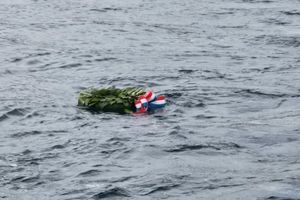 NA DAN ZAŠTITNIKA POMORACA Vijenac svim palim pomorcima svečano položen u more ispred Zablaća