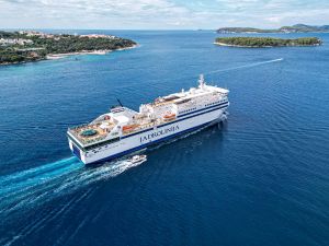 Jadrolinija će u 2025. godini ponovno povezivati crnogorsku luku Bar s talijanskim Barijem