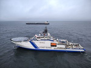Finska obalna straža upala na ruski tanker i premješta ga u luku