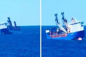 VIDEO Objavljene dramtične snimke potonuća ruskog teretnog broda