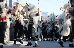 GROBNIČKI DONDOLAŠI Preci iz grobničkog kraja prepali su i Mongole strašnim maskama i velikim zvonima!