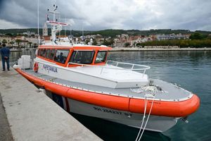 Djevojčicu s epileptičnim napadima brod Lučke kapetanije za samo 17 minuta dovezao do splitskih liječnika!