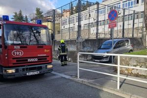 Apel riječkih vatrogasaca: "Kad ovako parkirate auto igrate se s ljudskim životima!"