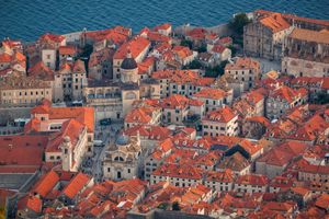 DUBROVNIK SLAVI SVOJ DAN Danas je Kandelora kada počinje 1053. Festa svetog Vlaha!