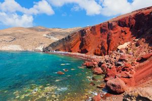 Gomile stijena nakon potresa zatrpale i uništile poznatu plažu na grčkom otoku!