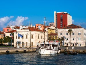 Podržavate li bojkot hrvatskih trgovina, nemojte u subotu u Sloveniju, jer ćete poljubiti vrata - U Deželi je neradni dan!