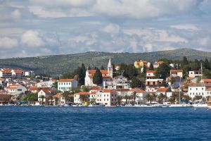 Ponedjeljak na Jadranu sunčaniji od vikenda, a vjetar slabiji