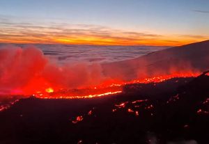 Etna ponovno erumpirala - rijeka lave duga je tri kilometra!