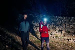 Splitski, omiški i makarski HGSS-ovci u akciji - spasili planinara!