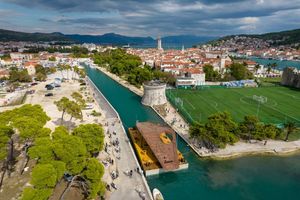 Grad Trogir dijeli po 100 eura potpore maturantima