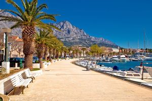 U Baškoj Vodi muškarcu slomio prste