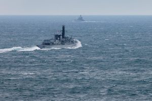 Britanska fregata i minolovac ispratili ruske ratne brodove