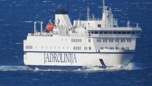 Trudnica nije rodila na brodu, ali je sretno stigla do Splita - Posada Hektorovića jutros ponovno po jugu isplovila za Vis