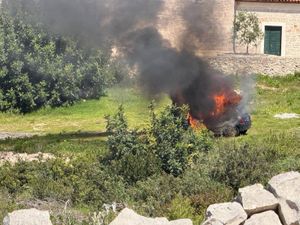 U Jelsi izbila dva požara!