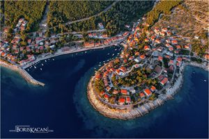 Ministar Butković potpisuje ugovor za sufinanciranje dogradnje luke Prigradica na Korčuli: "Sigurnija luka s manje gužve"