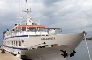 ČESTITKE POSADI Ovaj se brod jučer po jugu probio iz Zadra do Iža i Rave