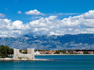 Provaljeno u stan na Viru i pokraden novac