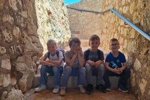 Na Prviću djeluje mala škola sa samo četiri učenika: "Života na otoku nema bez škole!"