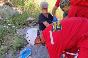 HGSS Makarska spasio stranu državljanku koja je pala s visine od 8 metara