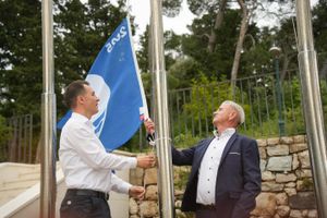 Na makarskoj gradskoj plaži podignuta Plava zastava