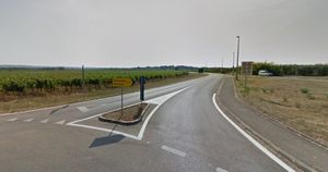 S djecom u automobilu bježao porečkoj policiji bez vozačke, pa ostavio djecu u autu i nastavio bježati pješke