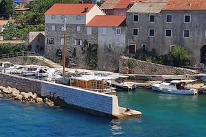 SUKOB OKO PRISTAJANJA Udruga malih brodara poziva na sastanak mještane Ošljaka: "Plaćat ćemo paušal koji možete iskoristiti za obnavljanje otočke infrastrukture"