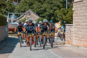 UVATI VITAR Utrka života po divljim stazama Brača