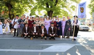 Na Stradunu folklorna smotra "Na Neretvu misečina pala"