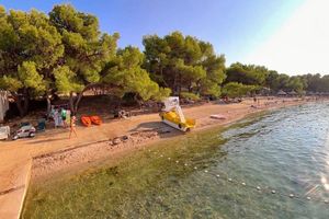 KAMP JAZINA Inspektorat dolazi zapečatiti kamp u Tisnom - hoće li policija iznositi goste? Zakupci očajni: "Ovo je nečuveno, preko noći gubimo sve!"