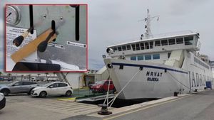 Na trajektu za Supetar daščica drži polugu za rampu - Jadrolinija: "Nije se koristila u operaciji, rampa je testirana u prisutnosti inspektora!"