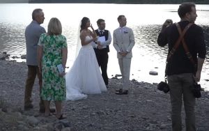 OSTALI U ŠOKU Usred ceremonije vjenčanja na plaži, prekinuli ih urlici zapomaganja