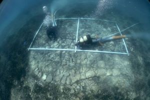 Bettany Hughes sa zadarskim arheolozima istraživala potopljeno naselje staro 7 tisuća godina kod Korčule