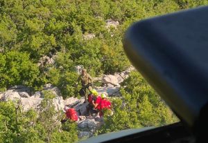 U akciji spašavanja promrzle osobe na Biokovu sudjelovao i helikopter HRZ-a