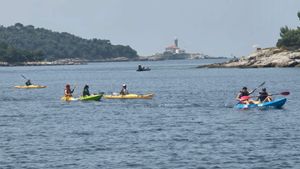 Sunčano uz temperature do 34 °C