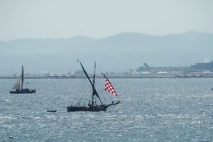 UNATOČ JAKOM VJETRU Pulska Tartana zablistala na paradi brodova u Nici!