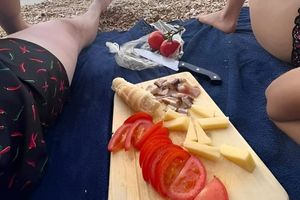 KAKO PREPOZNATI HRVATE NA PLAŽI? Skloni smo zezanju na račun drugih, a ovako vide nas!