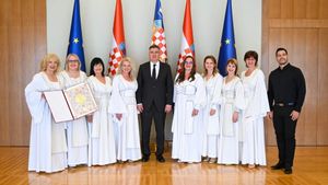 VELIKO PRIZNANJE Ženskoj klapi Luka iz Rijeke dodijeljena Povelja Republike Hrvatske!