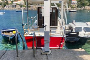 NOVO LJUDSKO DNO S JUGA DALMACIJE Privezao brodicu za lifter i spriječio osobama s invaliditetom ulazak u more!