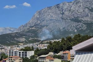 U Veliko Brdo nad Makarskom stigli kananderi: "Vatru ćemo staviti pod kontrolu!"