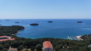 Pretežno sunčano uz jaku do podno Velebita olujnu buru