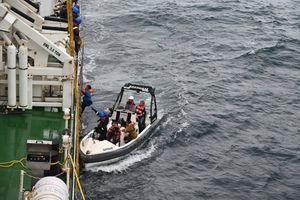 PREVOZILI OPASNE TVARI Kontejnerski brod potonuo u oceanu: "Pokrenut kazneni postupak protiv vlasnika i kompletne posade!"